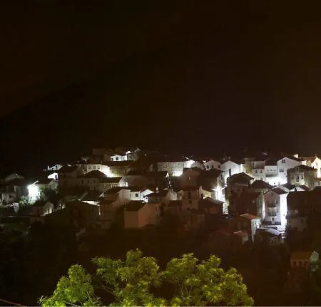 Abrigo Do Outeiro - Serra Da Estrela Cabeça