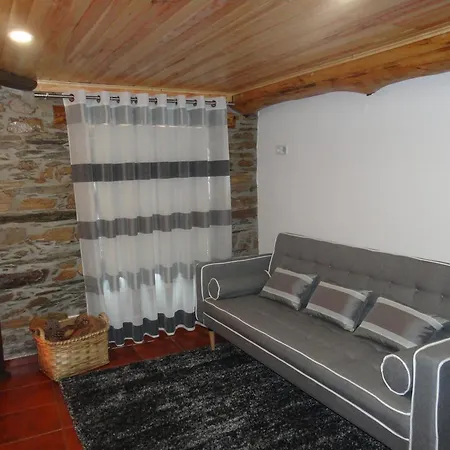 Abrigo Do Outeiro - Serra Da Estrela