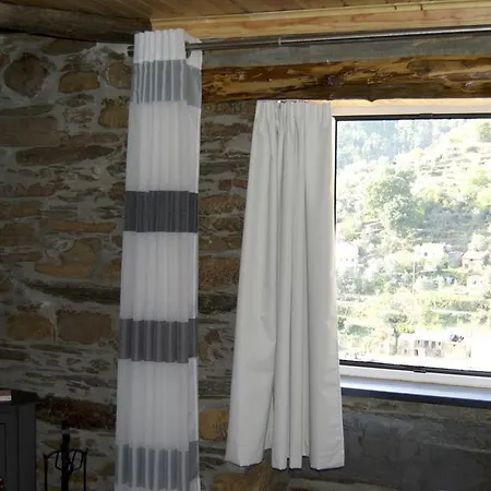 Abrigo Do Outeiro - Serra Da Estrela