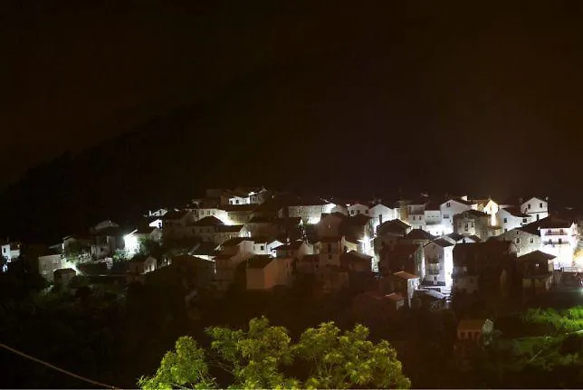 Abrigo Do Outeiro - Serra Da Estrela Cabeça