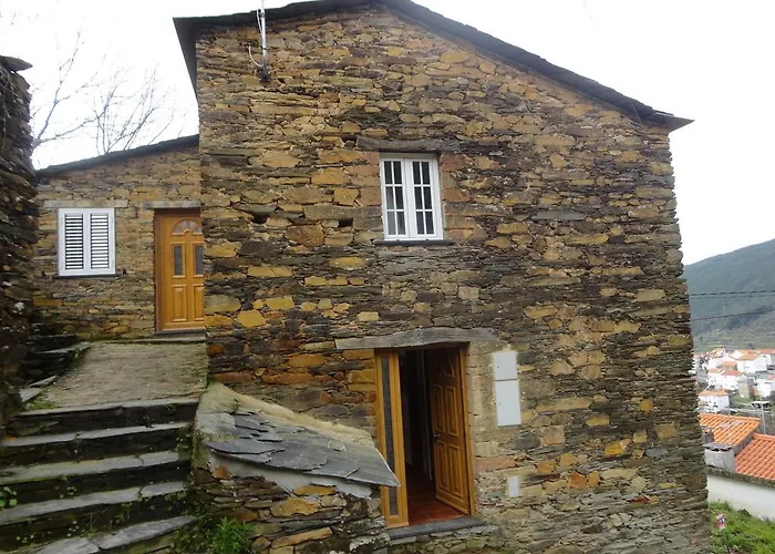 Abrigo Do Outeiro - Serra Da Estrela *