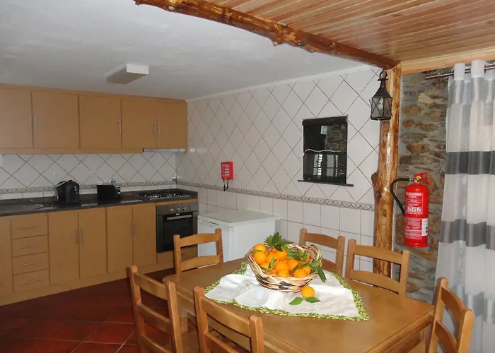 Abrigo Do Outeiro - Serra Da Estrela